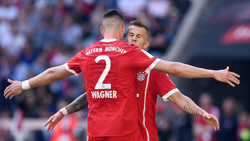 Sandro Wagner, Note 2:
Guter Auftritt von Wagner. Schirmte die Bälle immer wieder gut ab und zeigte Auge für den Mitspieler. Scheiterte in der 17. Minute am starken Hradecky und feuerte danach die Fans an. Legte uneigennützig auf Dorsch ab (42.) und erzielte souverän den Treffer zum 2:0 (75.).