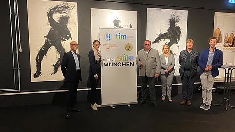 Von links: Michael Höflich und Anna Kleeblatt von TIM, Wirtschaftsreferent Clemens Baumgärtner, Daniela Ziegler vom Dehoga, Wolfgang Fischer von Citypartner und Benedikt Brandmeier, Leiter des Geschäftsbereichs Tourismus des Referats für Arbeit und Wirtschaft.