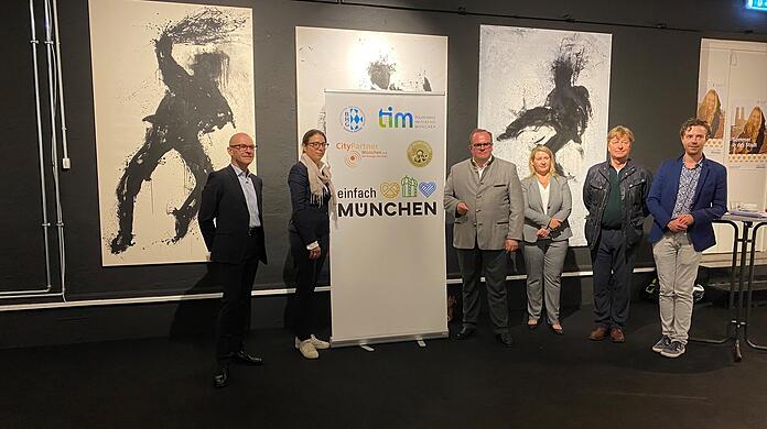 Von links: Michael Höflich und Anna Kleeblatt von TIM, Wirtschaftsreferent Clemens Baumgärtner, Daniela Ziegler vom Dehoga, Wolfgang Fischer von Citypartner und Benedikt Brandmeier, Leiter des Geschäftsbereichs Tourismus des Referats für Arbeit und Wirtschaft.