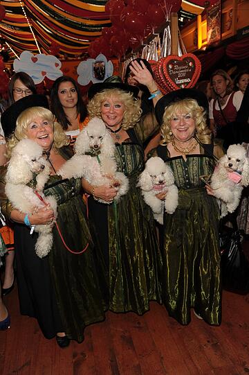 Regine Sixt's Damenwiesn: Die Münchner Lady-Elite trifft sich im Hippdrom. Die Bilder