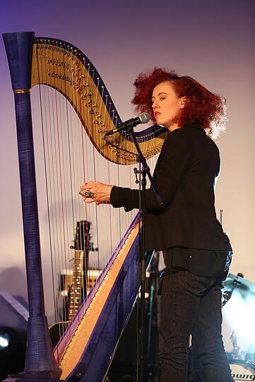 MarieMarie bekam den Stern des Jahres für ihr Debütalbum und faszinierte die 250 Gäste im Lustspielhaus mit einem Live-Auftritt.
