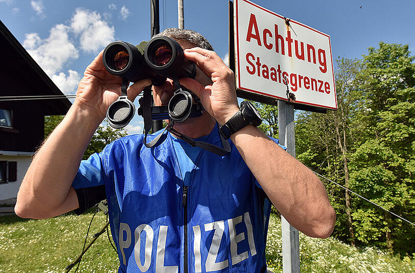 Während des G7-Gipfels hat sich eine junge Frau aus Garmisch in einen der Polizisten vor Ort verguckt. Ihre Mutter suchte den Mann über Facebook. (Archivbild)