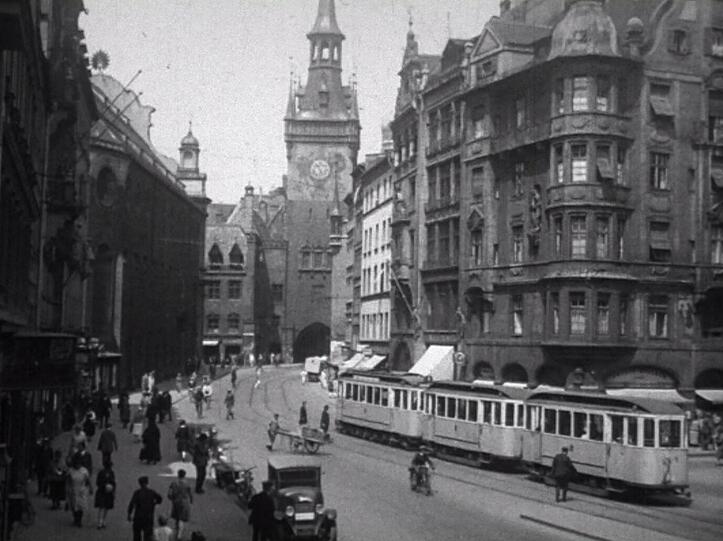 20er Jahre im Tal &ndash; mit Handkarren, Trambahn und genau einem Auto.