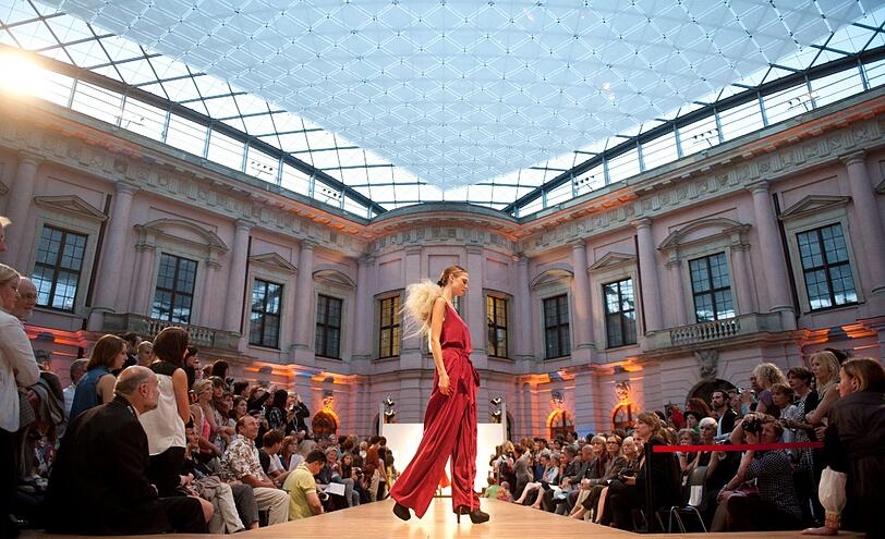 In Berlin beginnt am Mittwoch die elfte Ausgabe der Fashion Week - sehen Sie hier die ersten Bilder von den Preview-Shows.