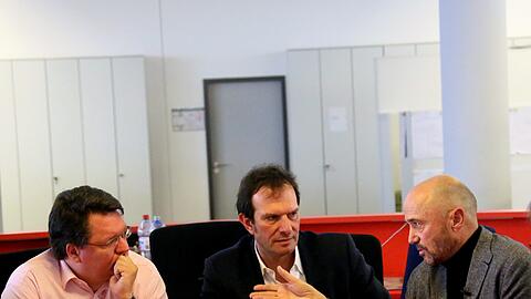 Christian Neureuther, hier r. beim AZ-Besuch mit AZ-Chefredakteur Arno Makowsky und dem Kabarettisten Helmut Schleich (l.).