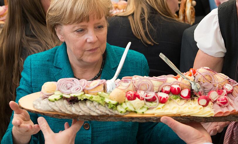 Bundeskanzlerin Angela Merkel (CDU) auf dem Truderinger Volksfest in München &ndash; die Bilder.