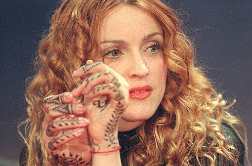 1998 veröffentlichte Madonna ihr siebtes Album "Ray of Light". Im Jahr zuvor hatte sie den Golden Globe für ihre Rolle als Evita Perón bekommen.