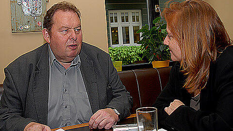Offried Fischer im Gespräch mit AZ-Redakteurin Tina Angerer