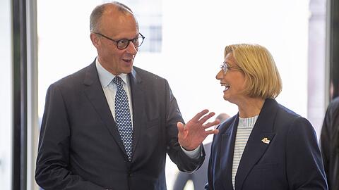Merz bekennt sich zur deutschen Stahlindustrie