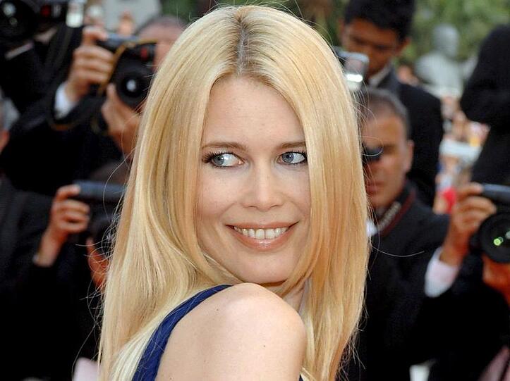Claudia Schiffer freut sich über eine Tochter.