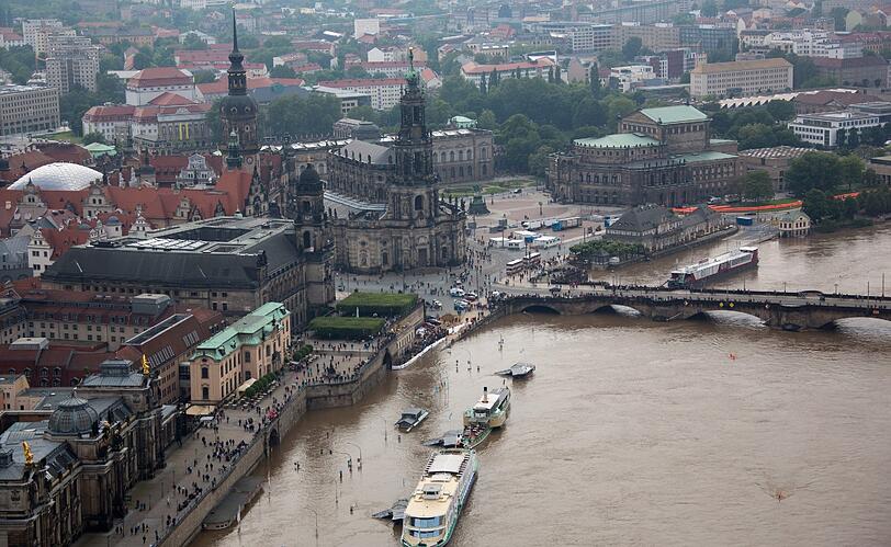 Jetzt hat es Dresden erwischt: Der Pegel der Elbe ist stark gestiegen. Sehen sie hier die Bilder.