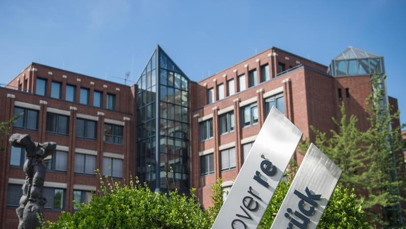 Der Hauptsitz des Rückversicherers Hannover Rück. Der weltweit viertgrößte Rückversicherer hat 2018 trotz hoher Großschäden wieder einen Milliardengewinn geschafft. Der Hauptsitz des Rückversicherers Hannover Rück. Der weltweit viertgrößte Rückversicherer hat 2018 trotz hoher Großschäden wieder einen Milliardengewinn geschafft.