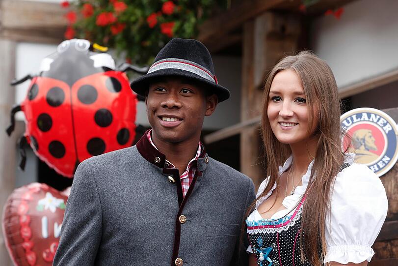 David Alaba zeigt sich mit seiner Freundin Katja Butylina.
