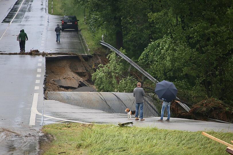 Inzwischen hat sich das Hochwasser zurückgezogen. Das Ausmaß der Katastrophe wird deutlich.
