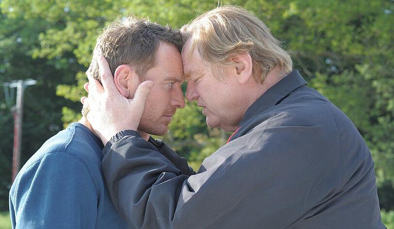 Chad (Michael Fassbender, links) will aus der kriminellen Welt seines Vaters Colby (Brendan Gleeson) aussteigen.