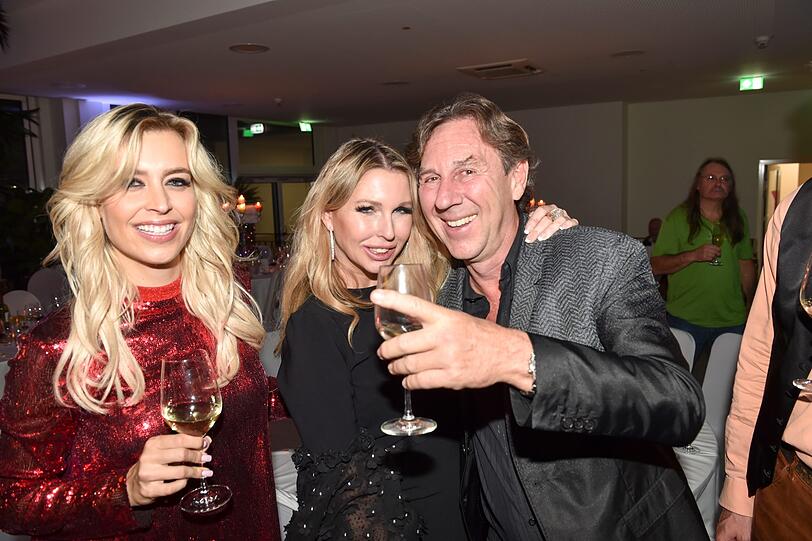 Verena Kerth mit Sabine und Ralph Piller