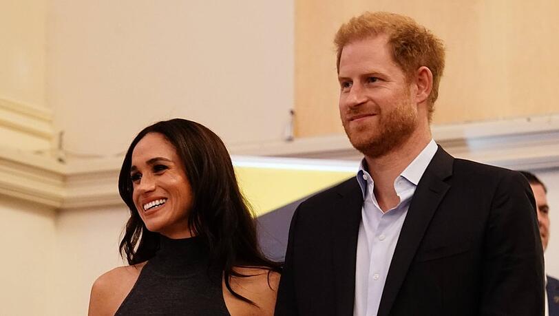 Herzogin Meghan und Prinz Harry helfen Opfern der Feuerkatastrophe.