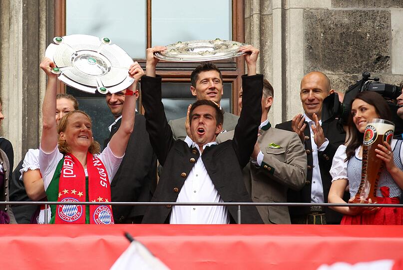 Der FC Bayern feierte am Pfingstsonntag die doppelte Meisterschaft. Die Bilder vom Rathausbalkon am Marienplatz.