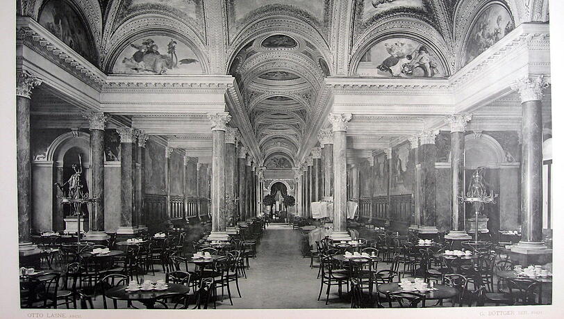 Mondän: Die große Säulenhalle des Cafés 1888. Mondän: Die große Säulenhalle des Cafés 1888.