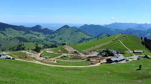 Die Landschaft rund um das Sudelfeld lockt auch viele Motorradfahrer. (Archivbild)