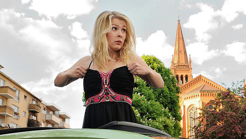 Daisy (Tina Amon Amonsen) muss sich auf dem Singlemarkt zurechtfinden Daisy (Tina Amon Amonsen) muss sich auf dem Singlemarkt zurechtfinden
