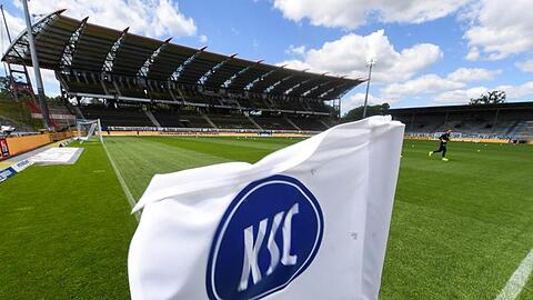Beim Karlsruher SC sind zwei weitere Spieler positiv auf das Coronavirus getestet worden.