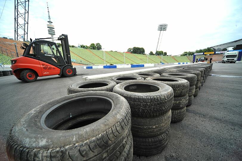 DTM im Olympiastadion: So läuft der Aufbau des großen Spektakels. Die Bilder