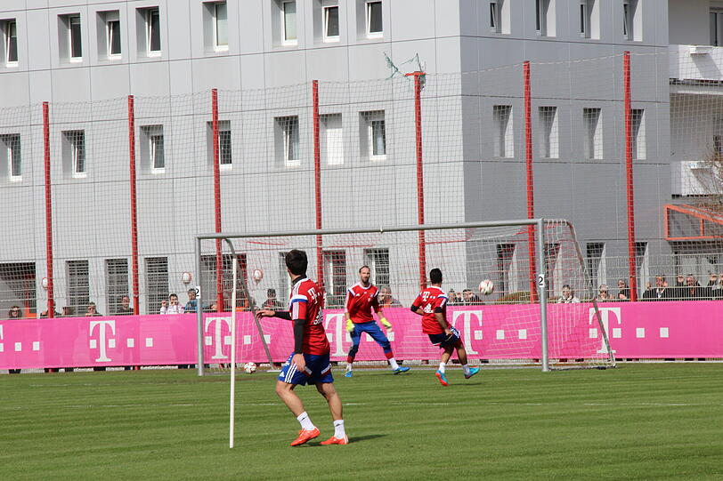 Am Dienstag gab's an der Säbener Straße ein öffentliche Trainingseinheit. Hier gibt's die Bilder!