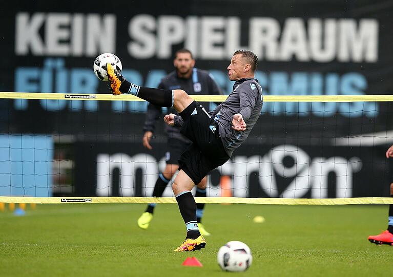 Jubel für Aigner, Fußballtennis mit Olic und beste Stimmung bei den Fans - die Bilder vom Löwen-Fanfest am Sonntag.