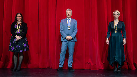 Die neue Stadtspitze: Oberbürgermeister Dieter Reiter (SPD), die 2. Bürgermeisterin Katrin Habenschaden von den Grünen (r.) und die 3. Bürgermeisterin Verena Dietl von der SPD.