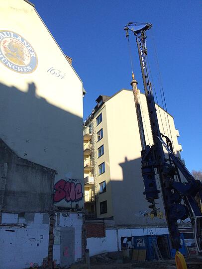 Das neue Haus wird zumindest in der Höhe angepasst.