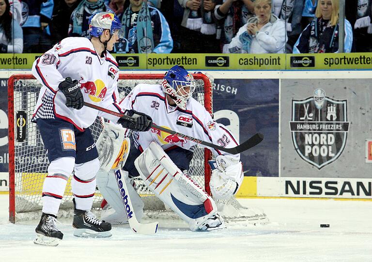 Keeper Jochen Reimer ist die einzige Konstante im Spiel des EHC Red Bull München.