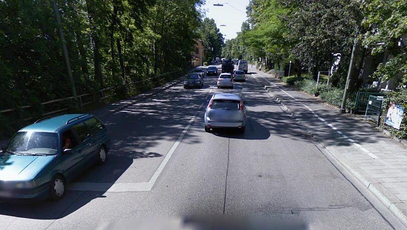 Die Wolfratshauser Straße wird zwischen Schmiedberg und Siemensallee aus- und umgebaut. Die Wolfratshauser Straße wird zwischen Schmiedberg und Siemensallee aus- und umgebaut.