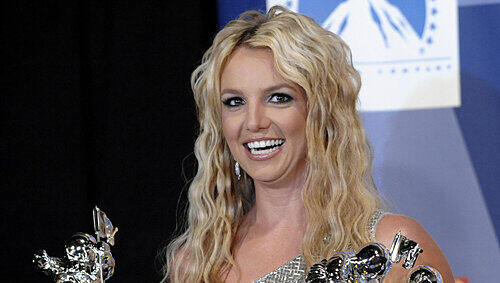Wirkt freudig erregt: Britney Spears wurde bei den Music Awards drei Mal für ihren Song "Piece of Me" ausgezeichnet. Wirkt freudig erregt: Britney Spears wurde bei den Music Awards drei Mal für ihren Song "Piece of Me" ausgezeichnet.