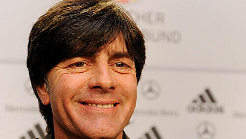 Mit einem Lächeln stellte Jogi Löw seinen Kader für Südafrika vor.