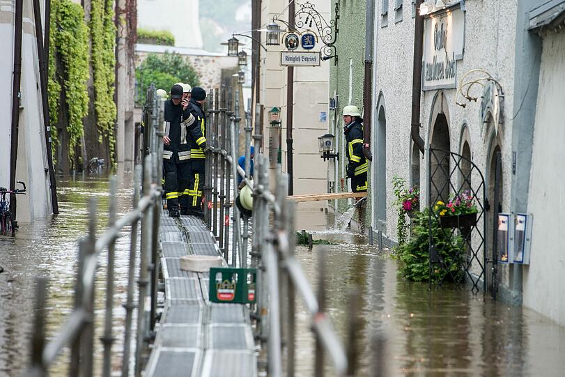 Der Pegelstand der Donau in Passau steigt und steigt. Die Bilder der Überflutung aus der Altstadt.