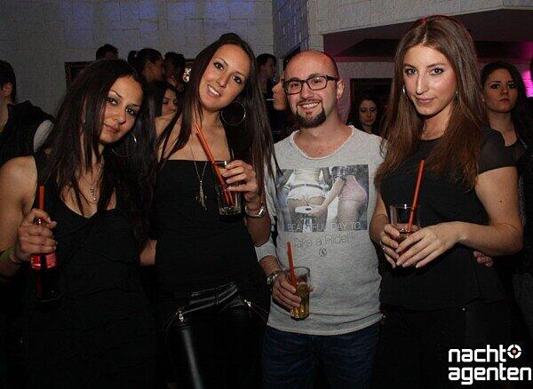 Auch am Sonntag wurde weitergefeiert. Beispielsweise im Crown's Club beim "Crown's Club Easter Bash". Mehr Bilder unter: href="http://www.nachtagenten.de/event/20.04.2014/crown-s-club/crown-s-club-easter-bash.303192.html