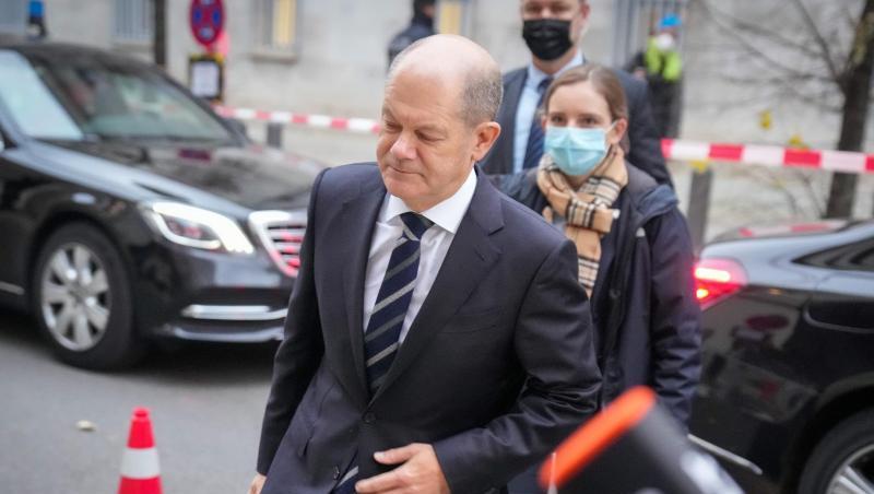 SPD-Kanzlerkandidat Olaf Scholz kommt zu den Koalitionsverhandlungen in die Hamburger Landesvertretung in Berlin.