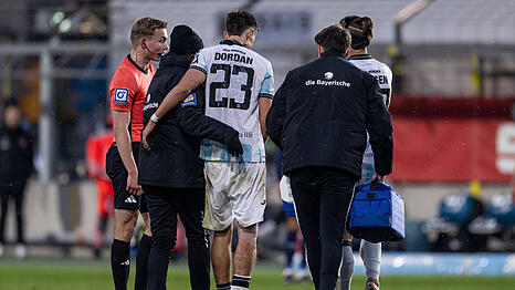 Jungl&ouml;we Damjan Dordan musste gegen Wiesbaden verletzungsbedingt ausgewechselt werden.