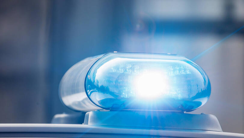 Wegen eines aggressiven Mannes r&uuml;ckte die Polizei mit mehreren Streifen in Unterhaching an (Symbolbild).