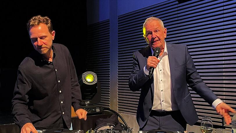Jerry Gstöttner und Fritz Egner (re.) bei der Saphira 2023, dem Internationalen Heimatfilmpreis in Altötting. (Archivbild) Jerry Gstöttner und Fritz Egner (re.) bei der Saphira 2023, dem Internationalen Heimatfilmpreis in Altötting. (Archivbild)