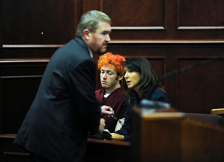 James Holmes ließ bei der Anhörung in Centennial am Montag seine Pflichtverteidiger sprechen. Die Anklage soll laut Richter William Sylvester kommenden Montag eingereicht werden.