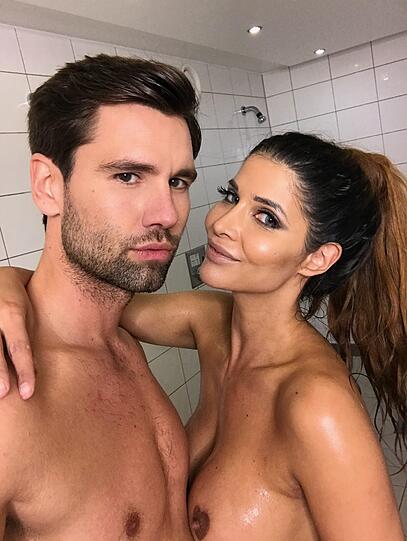 Gemeinsam in der Dusche: Honey und Micaela Schäfer