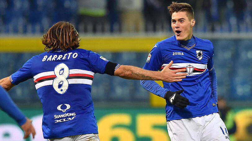 10. PATRIK SCHICK (21/Tschechien/Sampdoria Genua): Seit dem Karriereende von Milan Baros warten Tschechiens Fußballfans sehnsüchtig auf einen ähnlich großen Star. Diese Rolle könnte Patrik Schick einnehmen: In der EM-Qualifikation schoss der 21-Jährige mit zehn Toren die meisten Treffer aller Teams, auch bei Sampdoria Genua ist er längst Stammspieler. Angeblich soll Juventus Turin bereit sein, 25 Millionen Euro für Schick zu zahlen. Eine starke EM könnte den Preis noch in die Höhe treiben.
