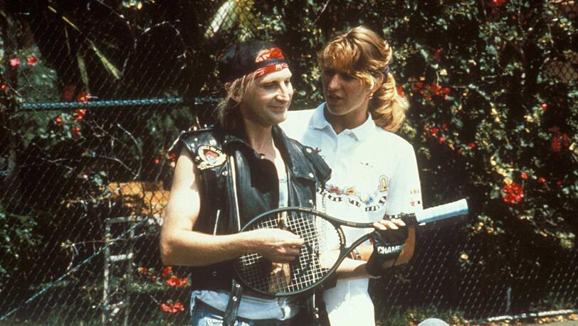 "Als ich Steffi zum ersten Mal traf, trug sie einen Ottifanten-Pulli", sagt Komiker-Legende Otto Waalkes über seine gute Freundin Steffi Graf, die 50 wird. "Als ich Steffi zum ersten Mal traf, trug sie einen Ottifanten-Pulli", sagt Komiker-Legende Otto Waalkes über seine gute Freundin Steffi Graf, die 50 wird.