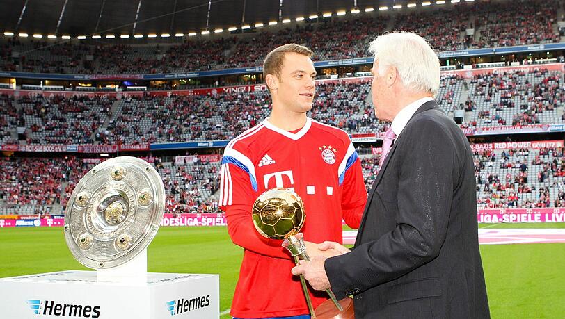 Manuel Neuer: Ungewohnte Fehlpässe. In der 16. Minute bügelte Dante seinen Fehler noch aus, sein schwaches Abspiel auf Bernat leitete das 2:1 ein. Bei Schüssen und in der Strafraumbeherrschung aber sicher wie immer. Note 4