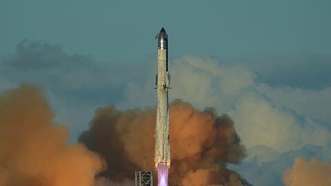 SpaceX strebt dem Bericht zufolge eine Bewertung von 1,5 Billionen Dollar an. (Archivbild)