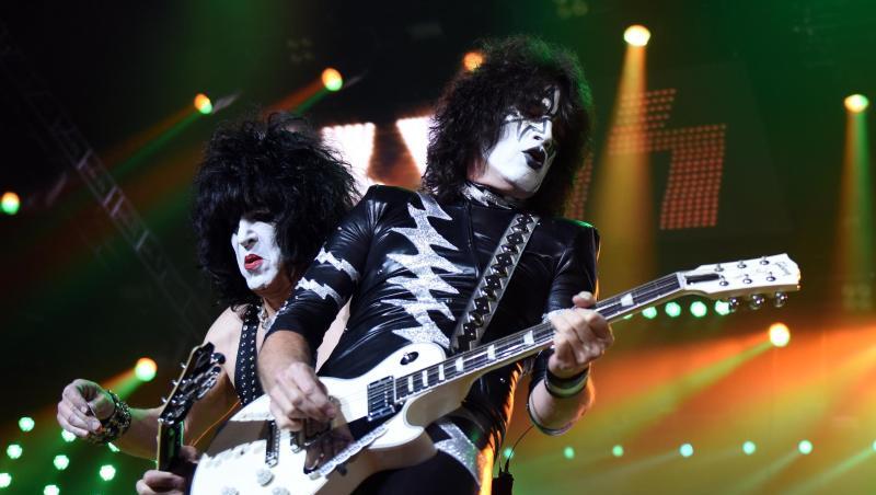 Frontman Paul Stanley (l) zusammen mit Tommy Thayer (r) 2017 in Dortmund. Frontman Paul Stanley (l) zusammen mit Tommy Thayer (r) 2017 in Dortmund.