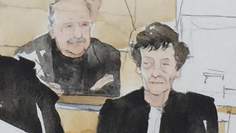 Der frühere Top-Terrorist "Carlos" und seine Anwältin auf einer Gerichtszeichnung im Gerichtsaal in Paris.