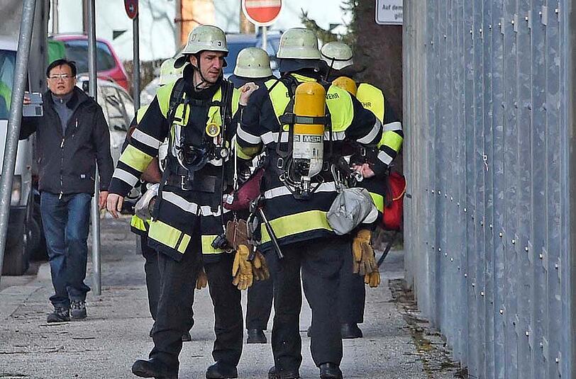 Fotos vom Feuerwehreinsatz bei Giesecke & Devrient in der Prinzregentenstraße. Das Unternehmen befasst sich vor allem mit dem Druck von Banknoten.